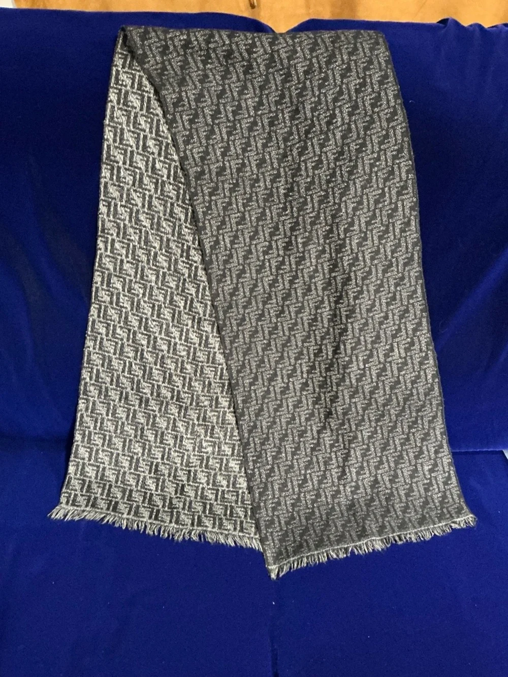 Fendi wool scarf black and gray